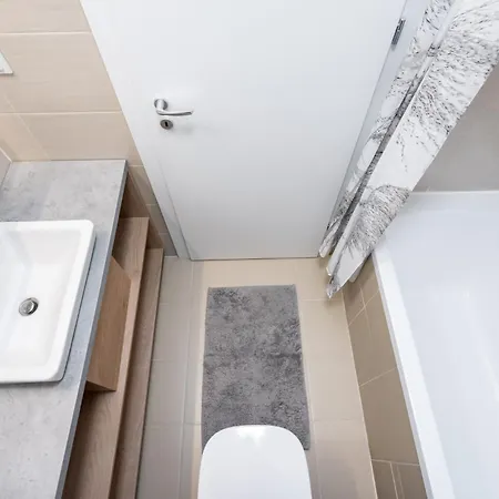 Whispering Shelter I 1 Bedroom Apt In Aviatiei With Free Parking * بوخارست