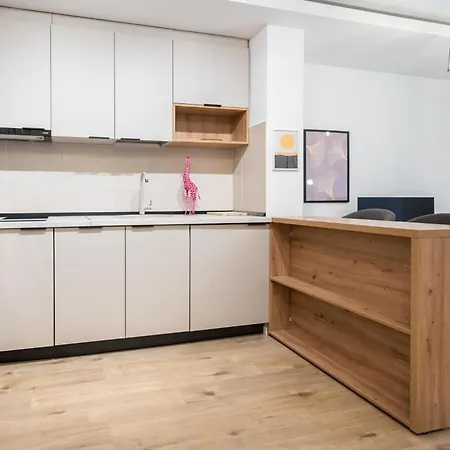 Whispering Shelter I 1 Bedroom Apt In Aviatiei With Free Parking شقة